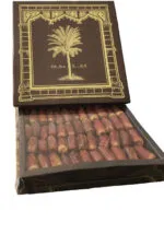 ⁦تمر صقعي الفيصلية VIP في علبة هدايا فاخرة 2 كيلو⁩ - الصورة ⁦2⁩