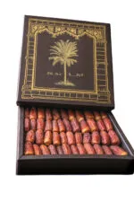 تمر صقعي الفيصلية VIP في علبة هدايا فاخرة 2 كيلو