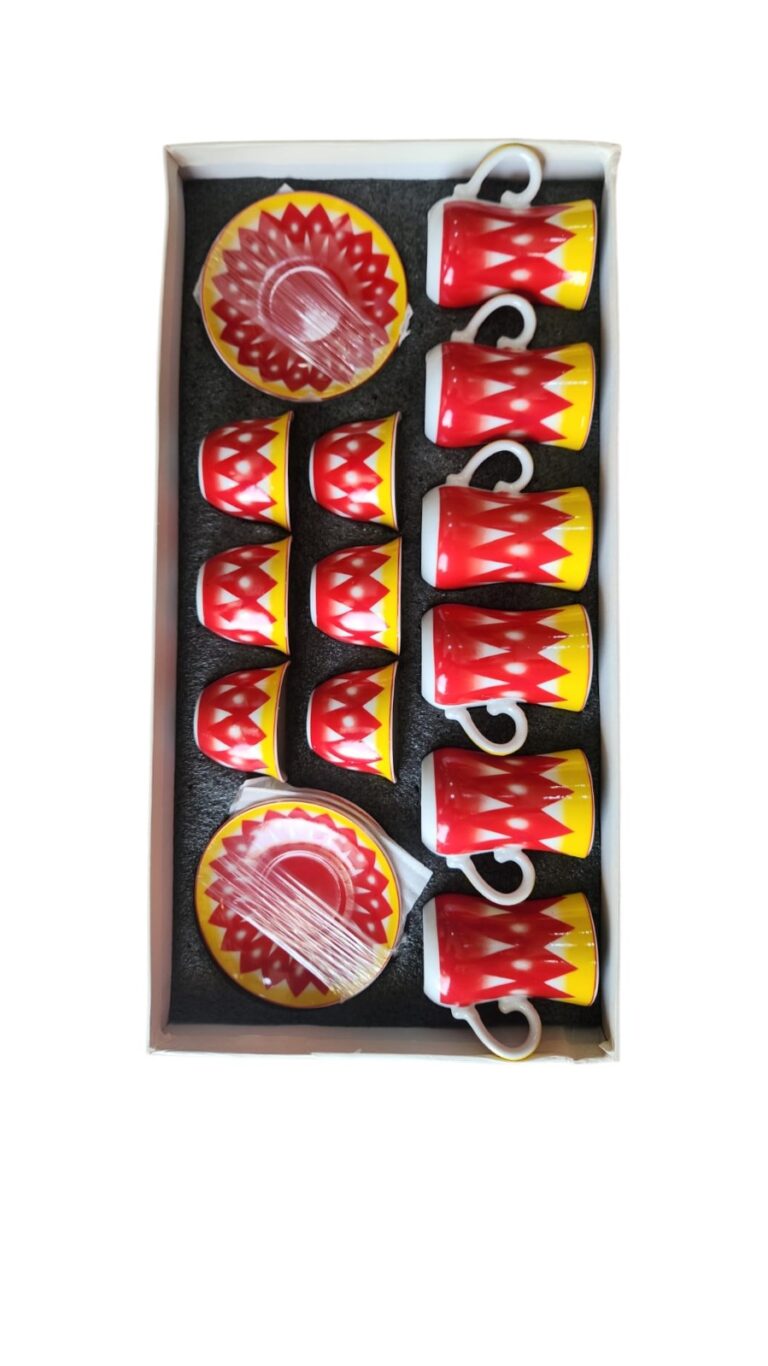 Coffee and tea cup and saucer set - Red and yellow decorative design - 12 pieces - Tea
