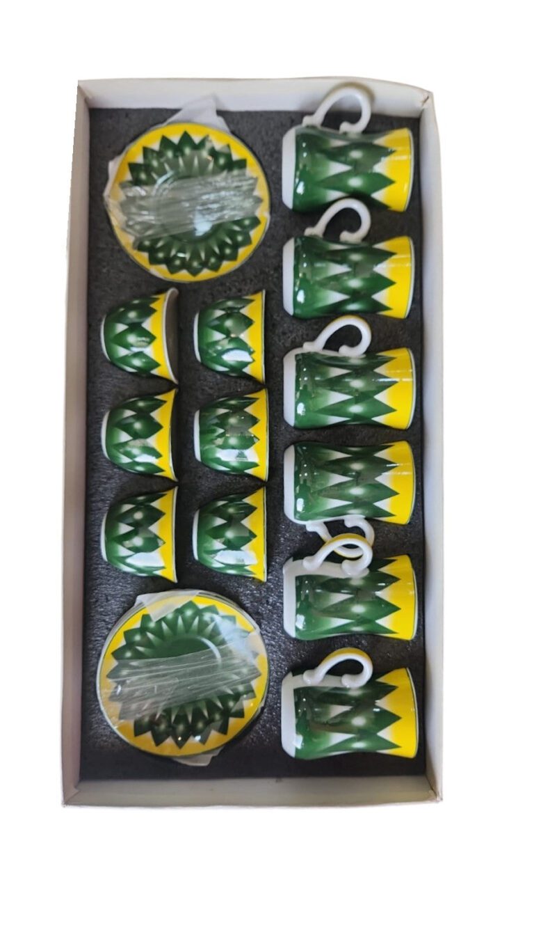 Coffee and tea cup and saucer set - green and yellow design - 12 pieces - Tea