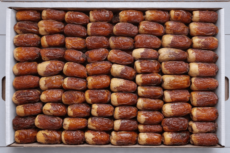 3 kg carton of Al Faisaliah Saqai dates