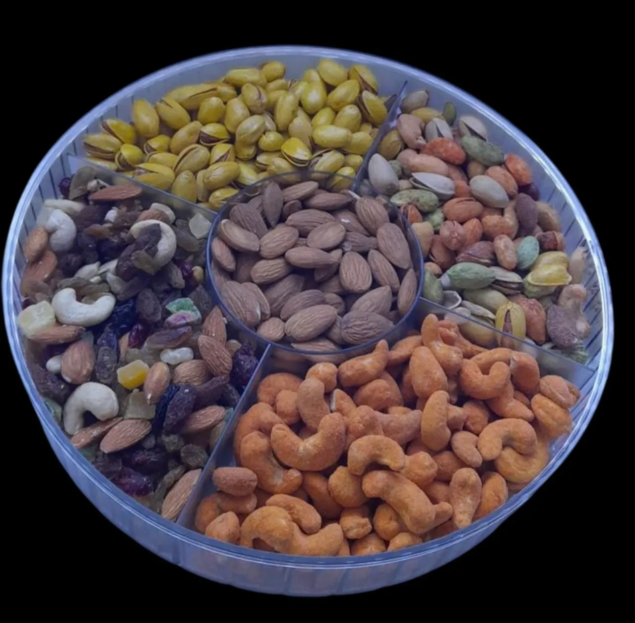2026/02/1000130551.jpg علبة مكسرات ميكس فاخرة – تشكيلة متنوعة للضيافة - Image 1